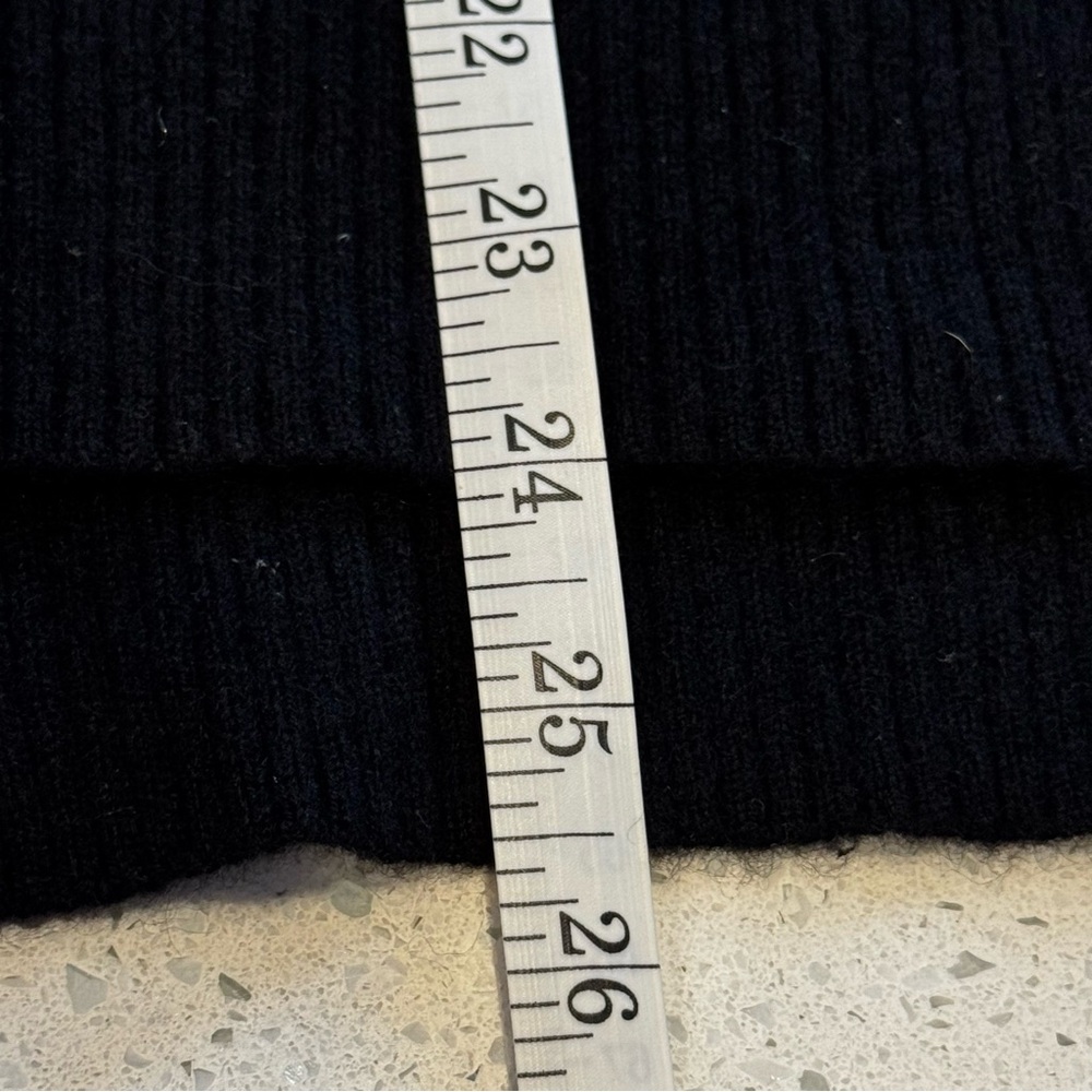 Bloomingdale’s Cashmere XS Black Crewneck 100% 2-Ply Sweater Classic - Picture 6 of 9